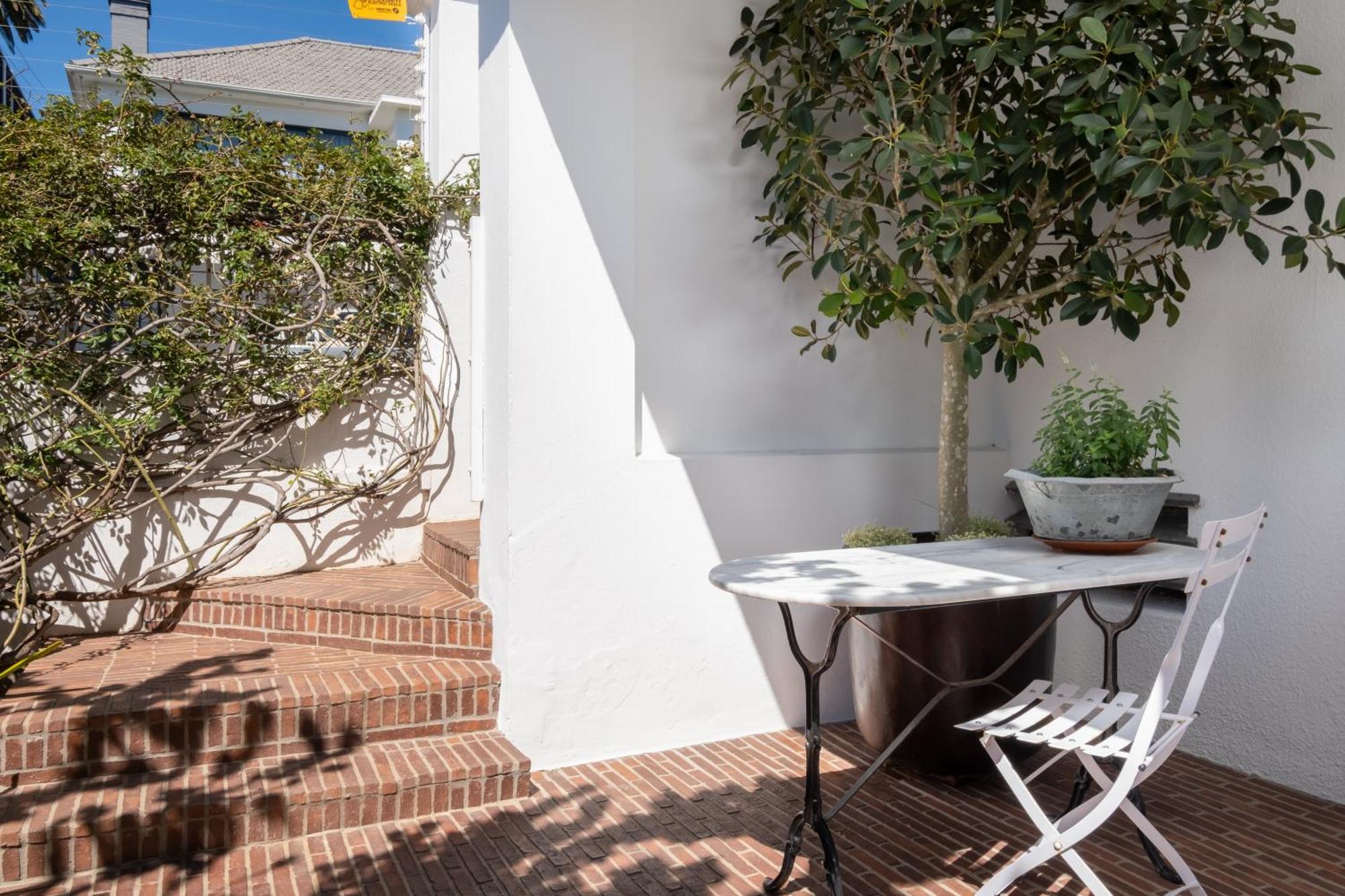 Tamboerskloof Luxury Apartment. Cape Town